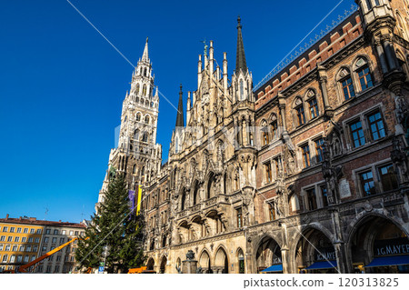 The New Town Hall at Marienplatz in Munich, Bavaria, Germany The New Town Hall at Marienplatz in Munich, Bavaria, Germany 120313825