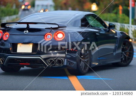Image of a sports car running on public roads Image of a sports car running on public roads 120314060
