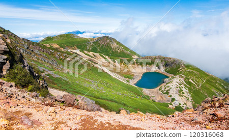 Climbing Mt. Ontake in Autumn: Mount Tsugiko and Lake Sannoike 120316068