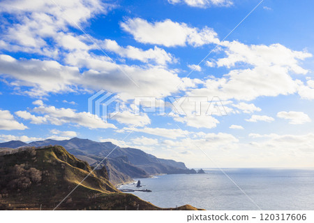 被秋風包裹的神威岬【北海道】 120317606