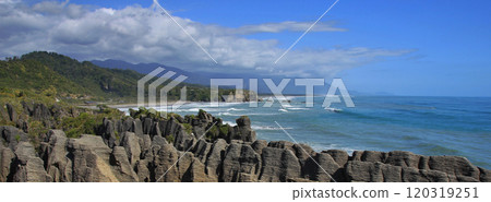 Pancake Rocks in Punakaiki and coast. Pancake Rocks in Punakaiki and coast. 120319251