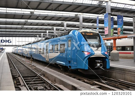 Morning at Munich Central Station, the largest station in southern Germany, with trains arriving and departing one after another 120320101