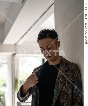 男性肖像 120321310