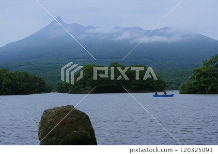 Southern Hokkaido: Onuma Park and Mt. Komagatake 120325091