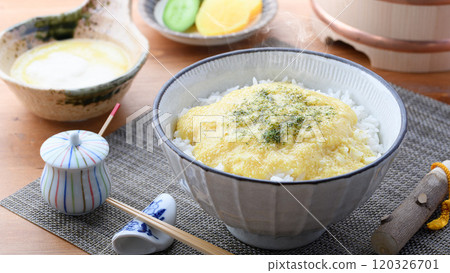 享用熱山藥飯(調味山藥泥) 享用熱山藥飯(調味山藥泥) 120326701