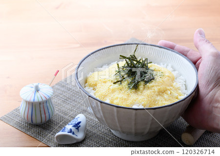 Enjoy hot rice with grated yam rice (seasoned grated yam) 120326714