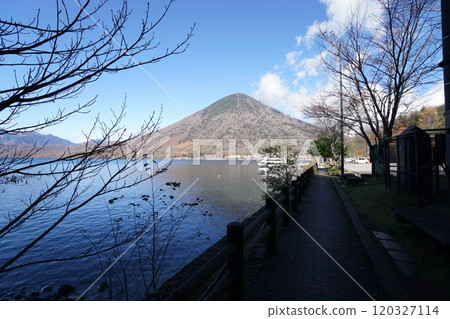 中禪寺湖(栃木縣日光市) 中禪寺湖(栃木縣日光市) 120327114