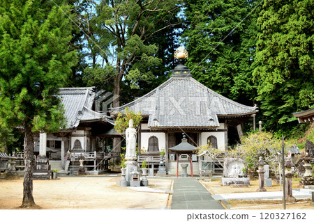 Temple No. 42: Ichi-ka-san Birushana-in Butsukoku-ji Temple (Daishi-do and Main Hall) [Uwajima City, Ehime Prefecture] 120327162