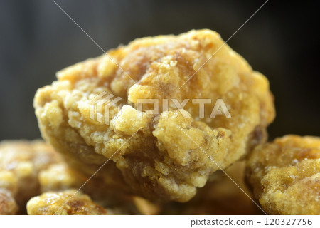 熱氣騰騰的炸雞 120327756