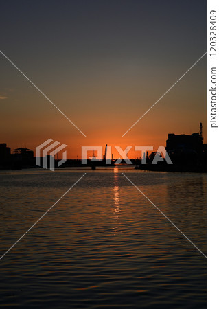 Nusamai Bridge and the sunset 120328409