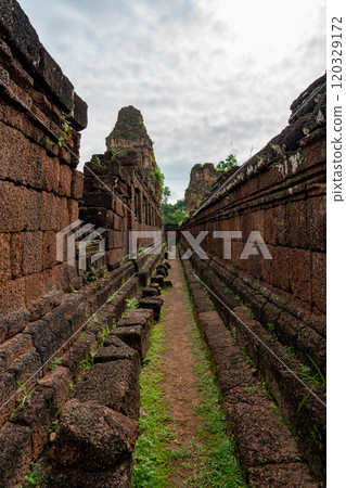 柬埔寨金字塔式印度教寺廟 120329172