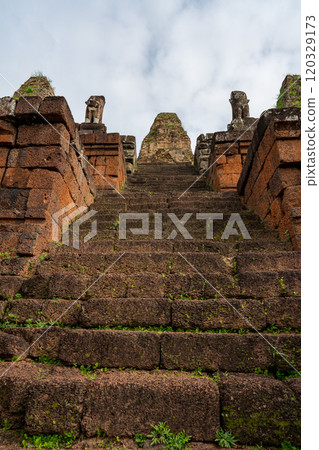 柬埔寨金字塔式印度教寺廟 120329173