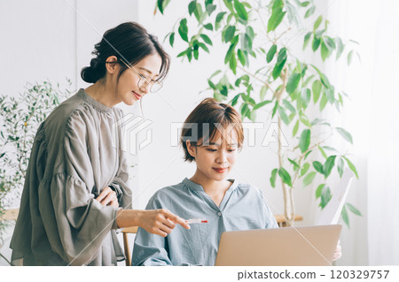 Business woman 120329757