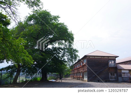 The cocoon storage facility at the World Heritage site "Tomioka Silk Mill" 120329787