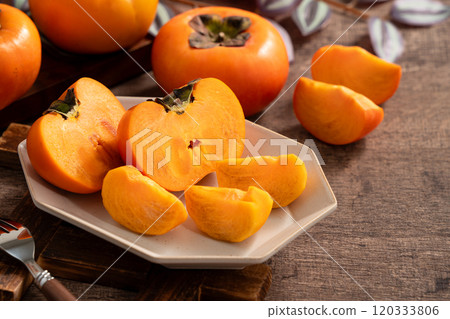 persimmon persimmon sweet fruit fresh ripe ripe sweet persimmon あまかき sweet persimmon 120333806