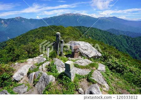 桑崎山和藥師山的山頂標誌 120333812