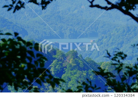 Arimine Dam on Mount Kuwazaki 120334384