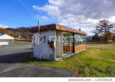 Former Kasuga Station on the Tonouchi Line (Mukawa Town) Former Kasuga Station on the Tonouchi Line (Mukawa Town) 120336026