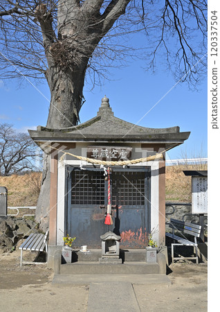 Stroll around Shinmachi: Kokuzo-sondo Hall, Shinmachi, Takasaki City 120337504