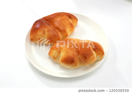 Delicious cream buns 120338550