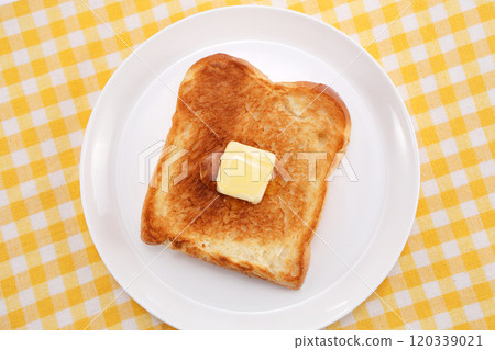 Delicious toast 120339021