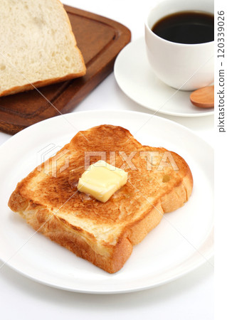 Delicious toast 120339026