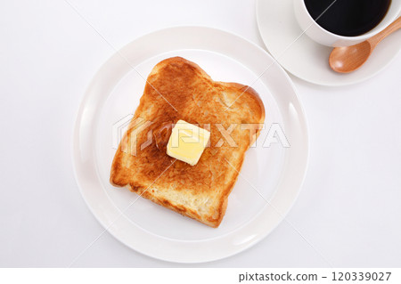 Delicious toast 120339027