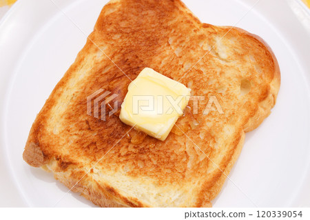 Delicious toast 120339054