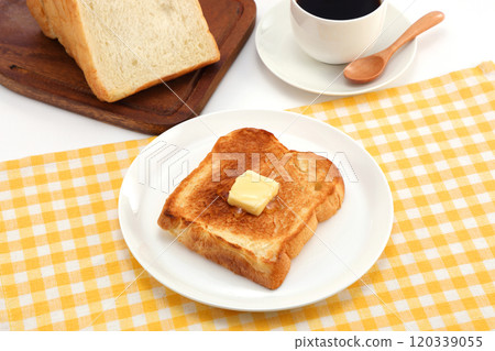 Delicious toast 120339055