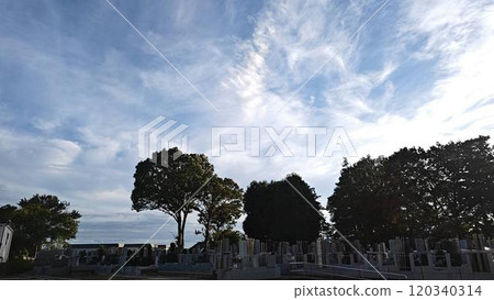 Near-empty graveyard 120340314