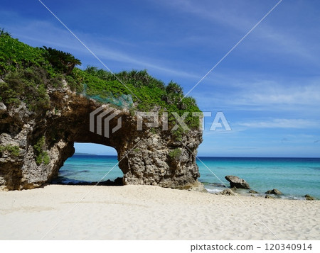 Beautiful scenery of Sunayama Beach June 23, Okinawa, Miyakojima Sunayama Beach H4.3 Beautiful scenery of Sunayama Beach June 23, Okinawa, Miyakojima Sunayama Beach H4.3 120340914