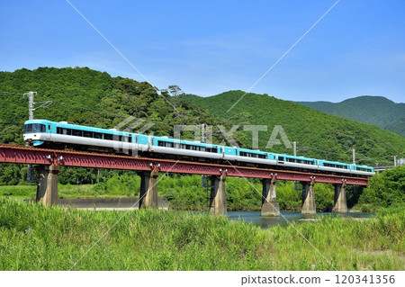 海箭283系列跨越藍天下的鐵橋 海箭283系列跨越藍天下的鐵橋 120341356