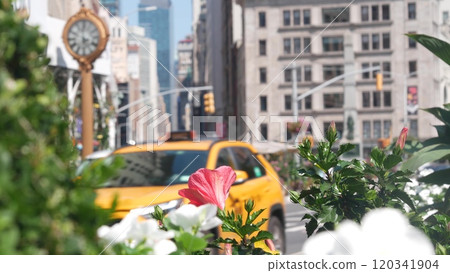 New York City Manhattan Broadway, 23 street, 5 avenue crossroad. Worth, Madison Square, Flatiron USA 120341904