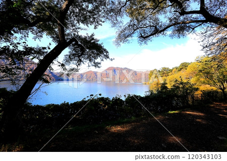 Autumn leaves at Lake Numazawa / Kanayama Town, Fukushima Prefecture 120343103