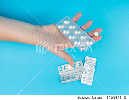 Pill Blister on Color Background, Silver Medicine Capsule Package, Drugs Packaging, Pill Pack 120344148