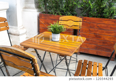 Street Restaurant Table, Empty Cafe Tables, Bistro Seat, Bar Terrace, Outdoor Restaurants, Cafeteria 120344293