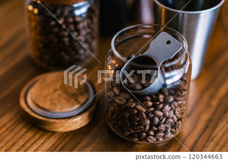 Coffee measuring spoon and coffee canister Coffee measuring spoon and coffee canister 120344663