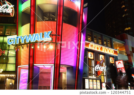 環球城的夜晚 120344751