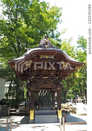 Chozuya (purification fountain) at Okunitama Shrine [Fuchu, Tokyo] 120345266