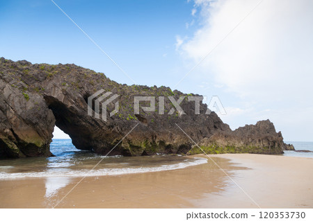 Rock formation in San Antolin beach, Spain Rock formation in San Antolin beach, Spain 120353730