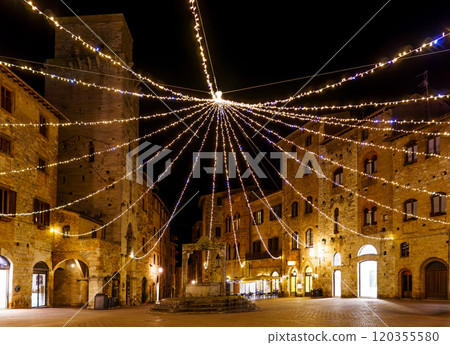 Duomo square in San Gimignano at night. Duomo square in San Gimignano at night. 120355580