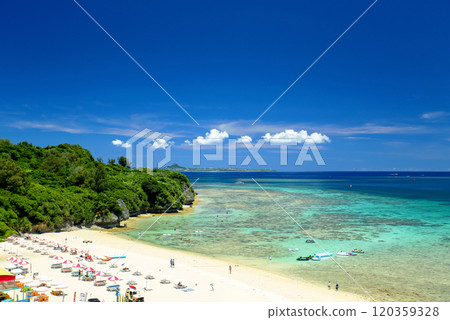 The beautiful sea of Sesoko Island, Okinawa 120359328