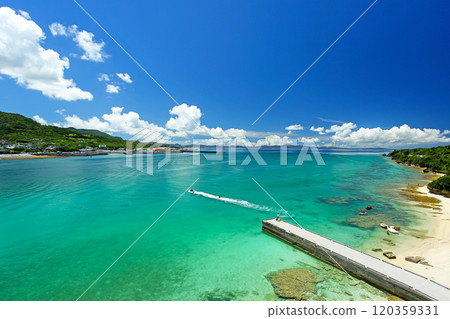 The beautiful sea of Sesoko Island, Okinawa 120359331