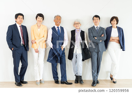 Senior generation businessmen and career women Senior generation businessmen and career women 120359956