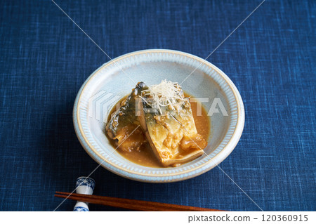 用鯖魚燜鯖魚 用鯖魚燜鯖魚 120360915