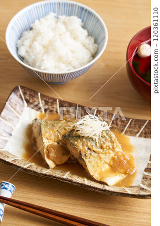 用鯖魚燜鯖魚 120361110