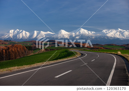 山上初雪,道路美麗 山上初雪,道路美麗 120363170