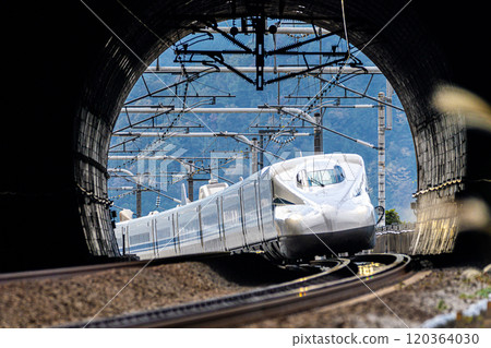 The Shinkansen passing through the Kaseno Tunnel 120364030