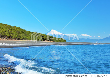 Miho no Matsubara and Mt. Fuji in Shizuoka prefecture blue sky 120367243