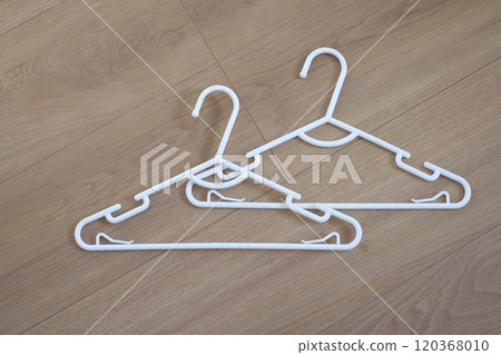 Children's hanger, white 120368010
